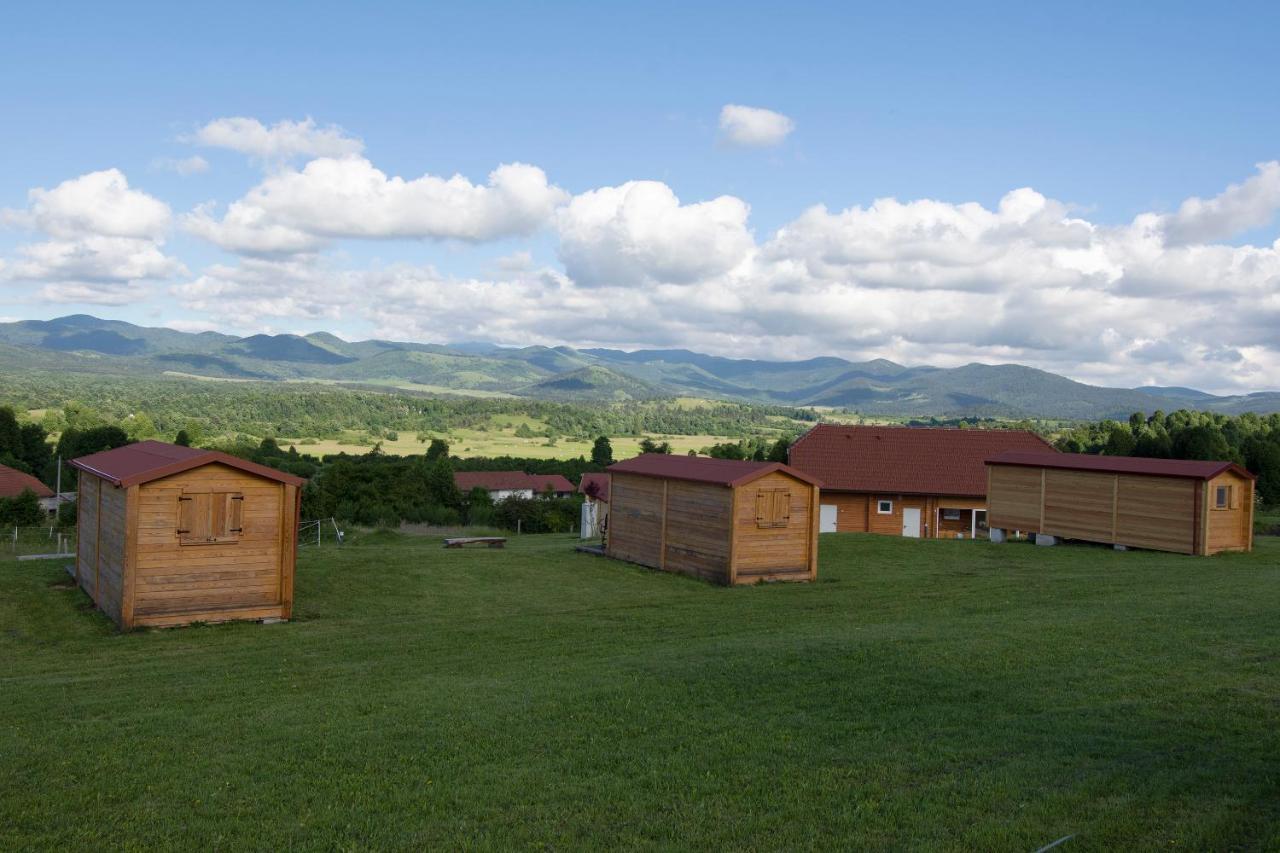 Camp The Sunrise Hill Hotel Pivka Exterior foto