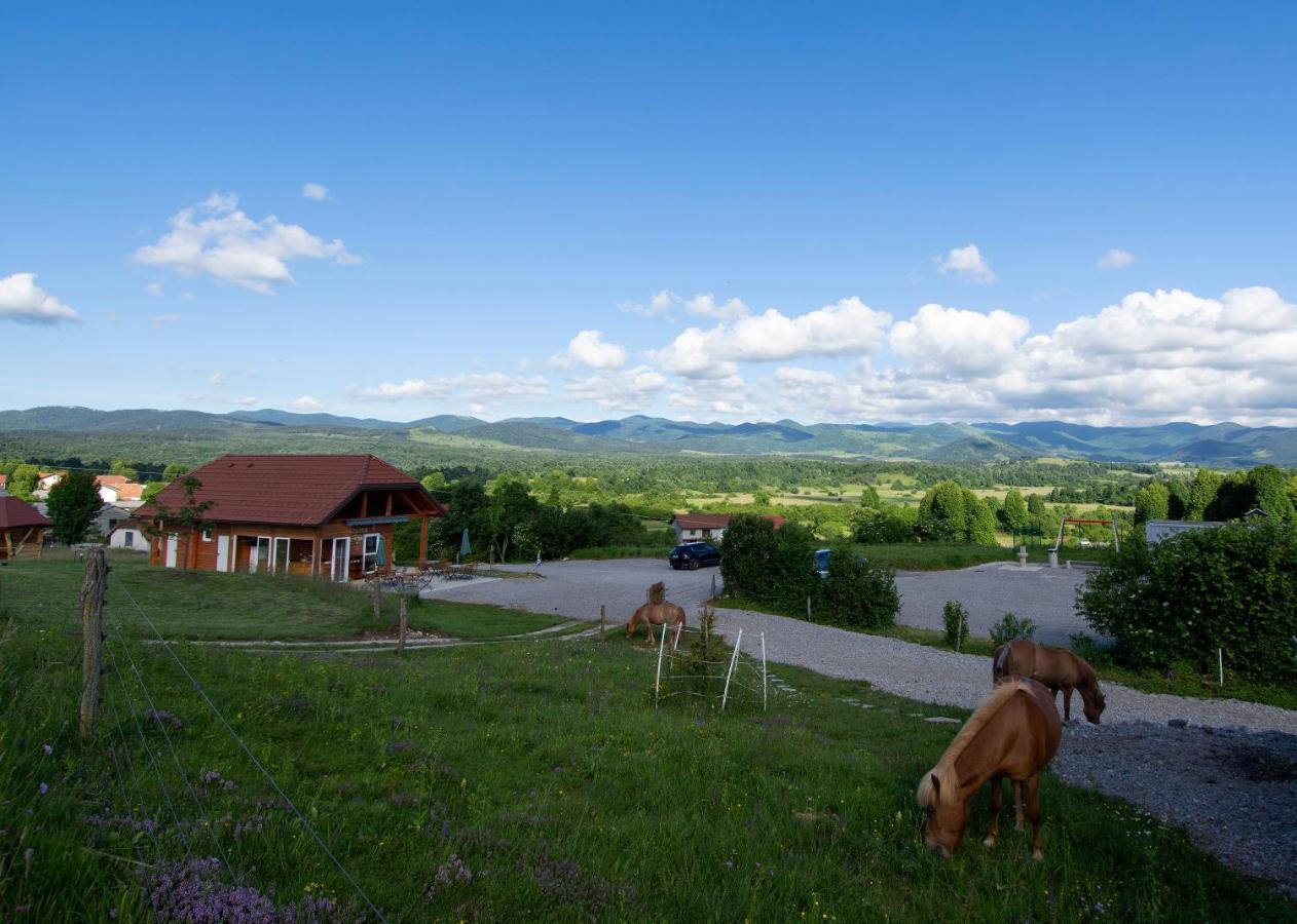 Camp The Sunrise Hill Hotel Pivka Exterior foto