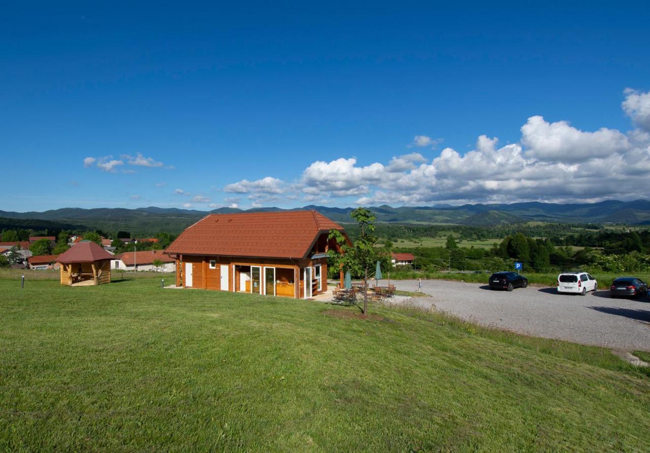 Camp The Sunrise Hill Hotel Pivka Exterior foto