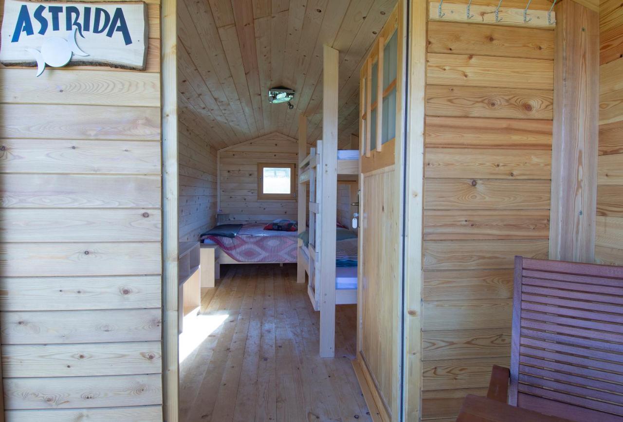 Camp The Sunrise Hill Hotel Pivka Exterior foto