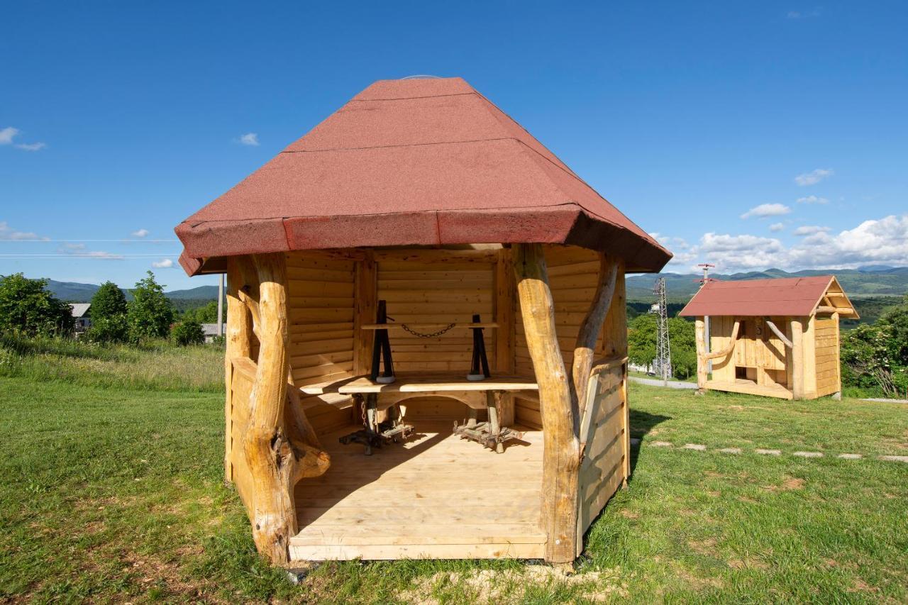 Camp The Sunrise Hill Hotel Pivka Exterior foto