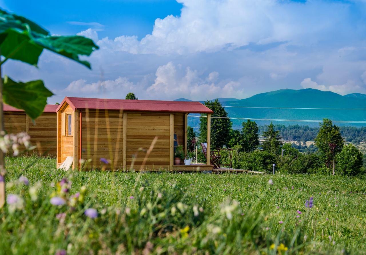 Camp The Sunrise Hill Hotel Pivka Exterior foto